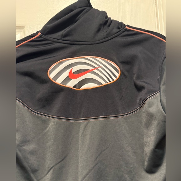 Nike Women’s Cropped Jacket - Picture 3 of 6